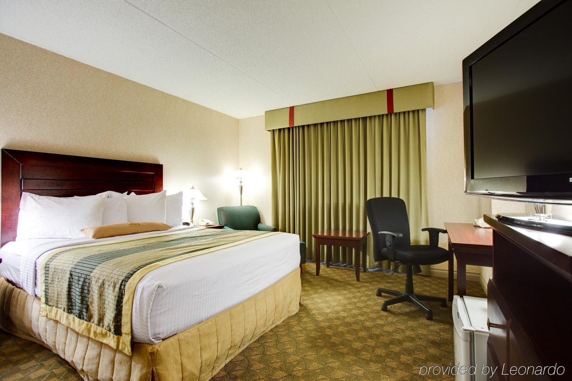 Best Western Plus City Centre Inn Едмонтон Номер фото